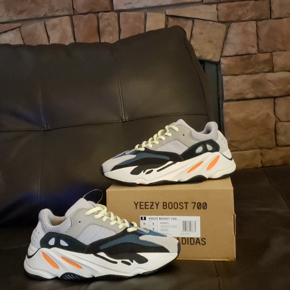 Yeezy Wave Runner